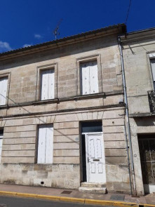 Maison en Location à Lesparre-médoc / 3 pièces 105m2