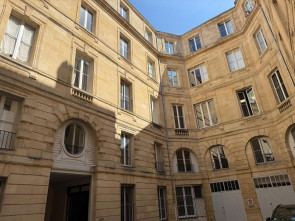 Locaux professionnels en Location à Bordeaux / 145m2