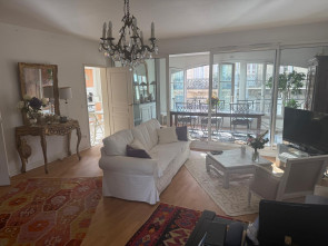 Appartement en Vente à Bordeaux / 3 pièces 125m2